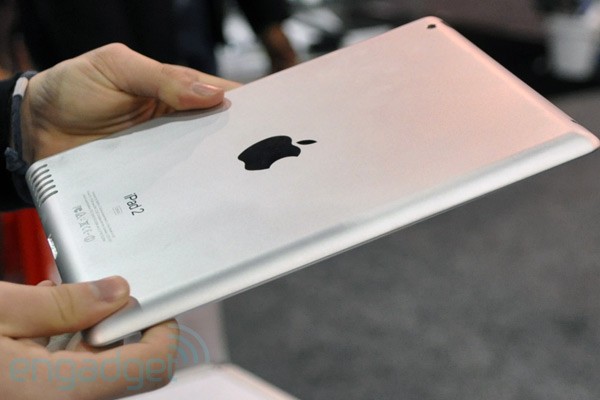 iPad 2   ?