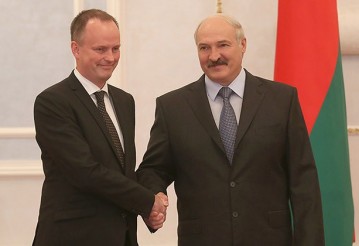 Александр Лукашенко принял верительные грамоты Чрезвычайного и Полномочного Посла Швеции в Беларуси Мартина Оберга, 25 июня 2015 года. Фото: пресс-служба президента Беларуси