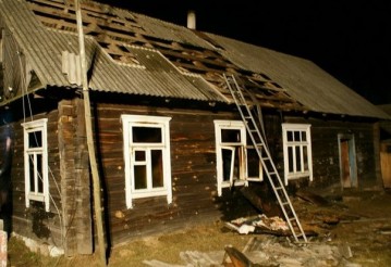 Трое детей погибли 8 марта на пожаре в Мостовском районе. Фото: МЧС Беларуси