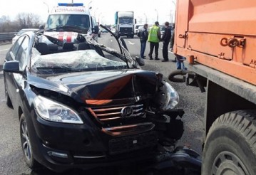 Авария на МКАД: у легковушки "Лифан" сорвало крышу