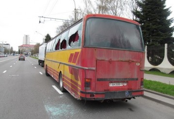 В Минске пьяный парень угнал и разбил автобус