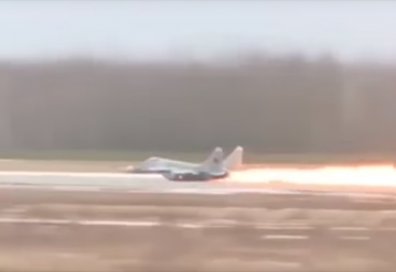 Опубликовано видео аварии МиГ-29 в Бобруйске