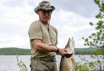 Опубликована полная версия видео охоты Путина на щуку